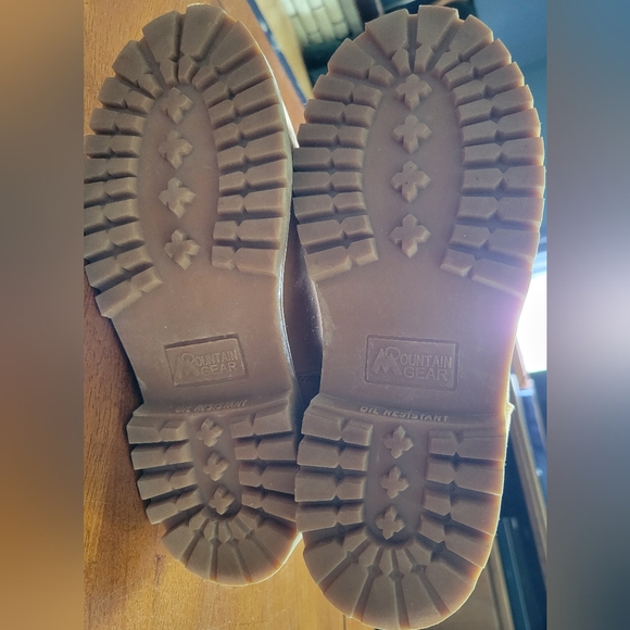 Mountain Gear tan ankle hi boots, size kids 6, like new condition, - Picture 14 of 16